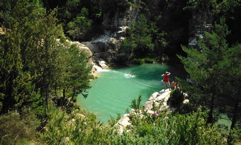 luesia pozas|Pozas del río Arba y el Pozo Pigalo en Luesia。